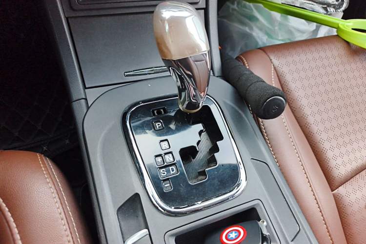 Used BYD S7 2015 2.0T Upgraded Automatic Luxury Version Gear Lever