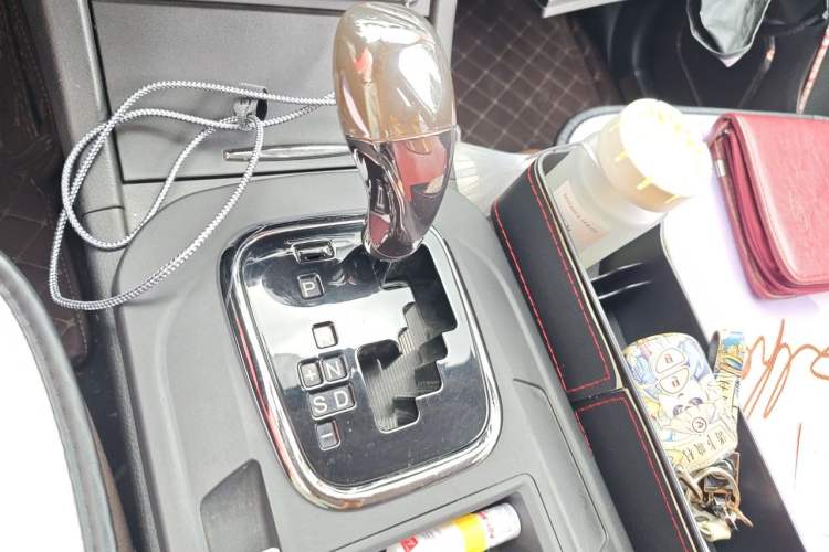 Used BYD S7 2015 2.0T Upgraded Automatic Luxury Version Gear Lever