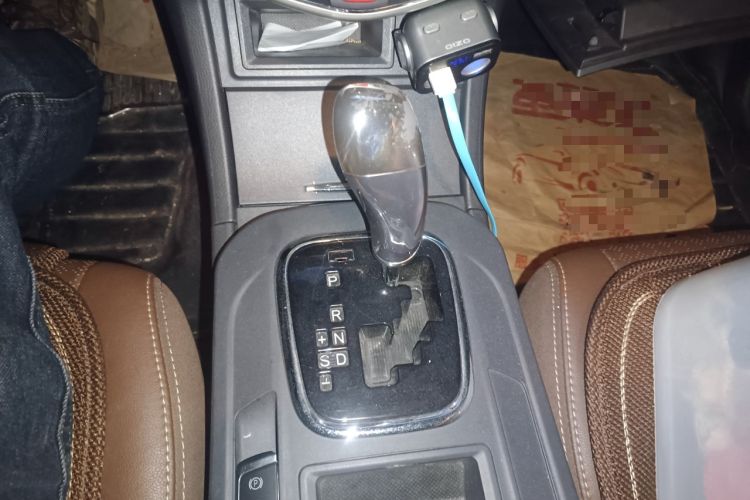 Used BYD S7 2015 2.0T Upgraded Automatic Luxury Version Gear Lever