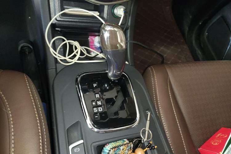 Used BYD S7 2015 2.0T Upgraded Automatic Luxury Version Gear Lever