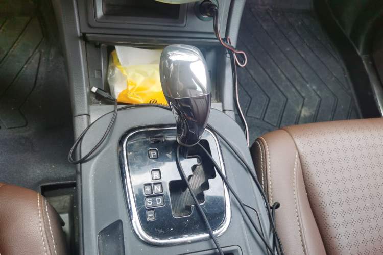 Used BYD S7 2015 2.0T Upgraded Automatic Luxury Version Gear Lever
