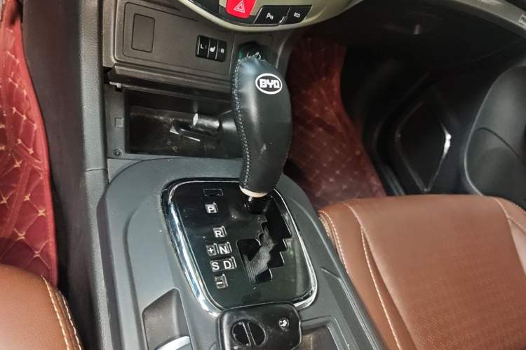 Used BYD S7 2015 2.0T Upgraded Automatic Flagship Version Gear Lever