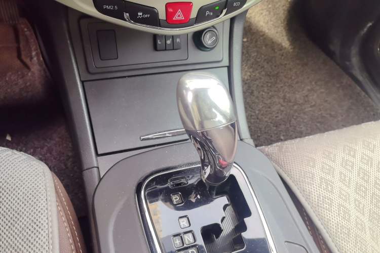 Used BYD S7 2015 2.0T Automatic Flagship Edition Gear Lever