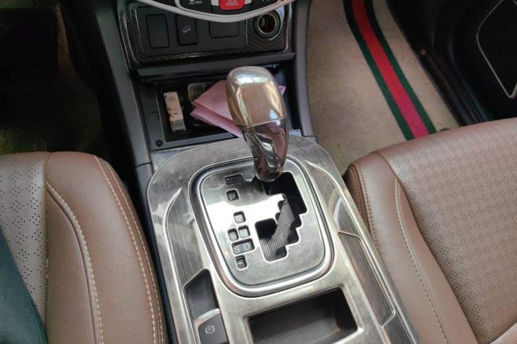 Used BYD S7 2015 2.0T Upgraded Automatic Luxury Version Gear Lever