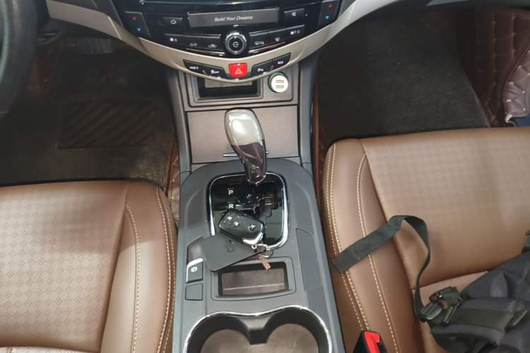 Used BYD S7 2015 2.0T Upgraded Automatic Luxury Version Gear Lever