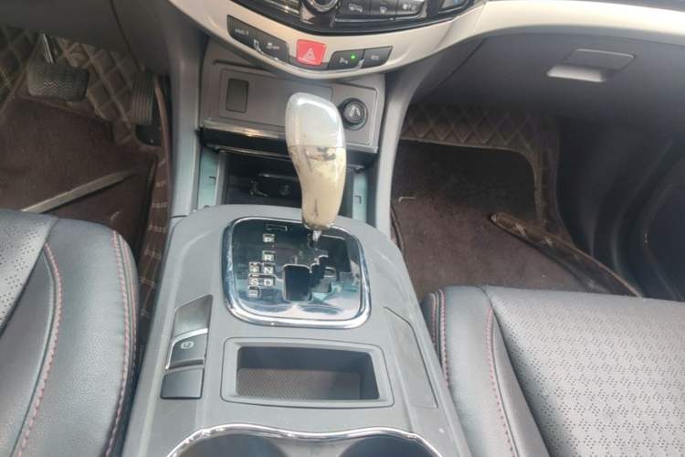 Used BYD S7 2015 2.0T Automatic Prestige Model Gear Lever
