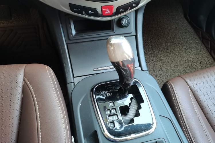 Used BYD S7 2015 2.0T Upgraded Automatic Luxury Version Gear Lever