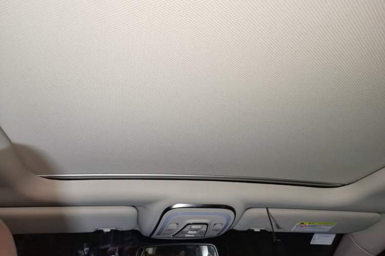 Used BYD S7 2015 2.0T Upgraded Automatic Luxury Version Headliner