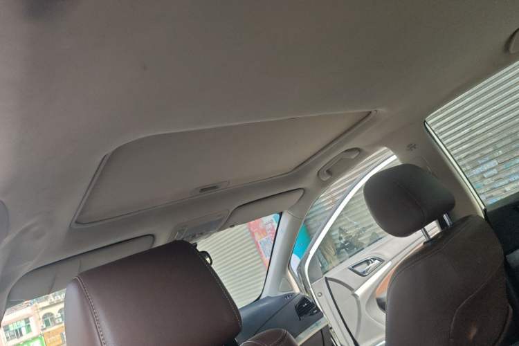 Used BYD S7 2015 2.0T Automatic Prestige Model Headliner