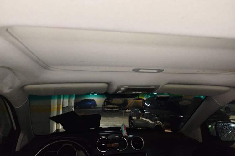 Used BYD S7 2015 2.0T Automatic Prestige Model Headliner