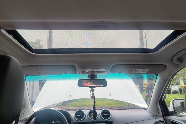 Used BYD S7 2015 2.0T Automatic Prestige Model Headliner