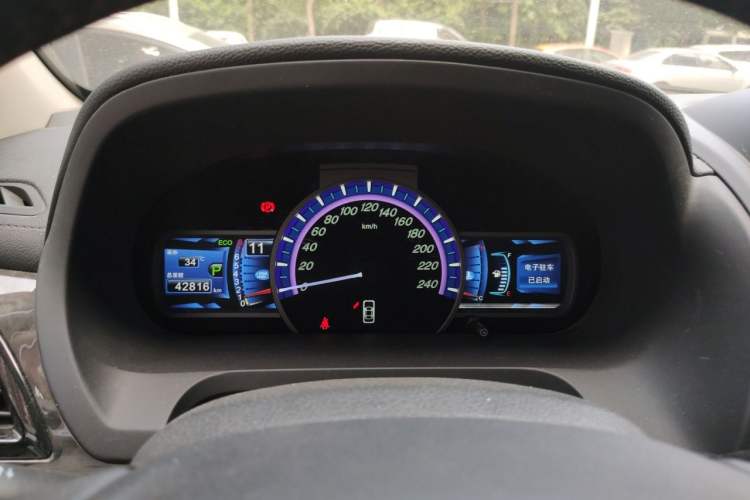 Used BYD S7 2015 2.0T Upgraded Automatic Luxury Version Instrument Cluster