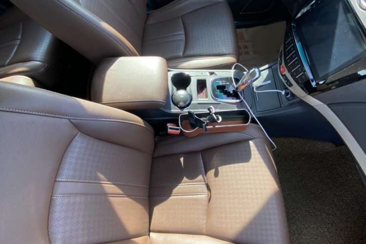 Used BYD S7 2015 2.0T Upgraded Automatic Flagship Version Interior 14
