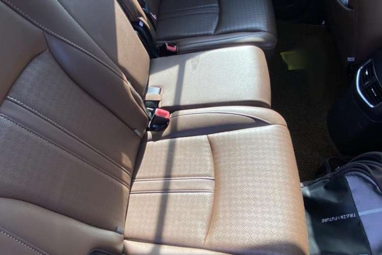 Used BYD S7 2015 2.0T Upgraded Automatic Flagship Version Interior 2