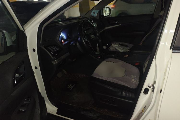 Used BYD S7 2015 2.0T Automatic Prestige Model Interior 3