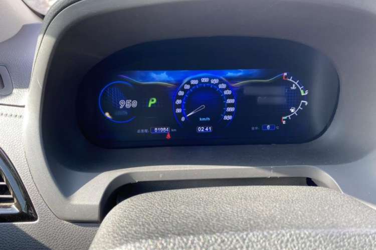 Used BYD S7 2015 2.0T Upgraded Automatic Flagship Version Interior 4
