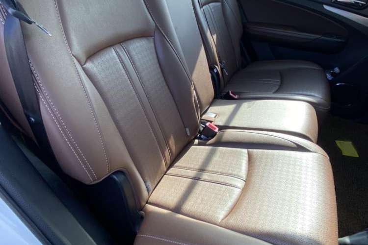 Used BYD S7 2015 2.0T Upgraded Automatic Flagship Version Interior 8
