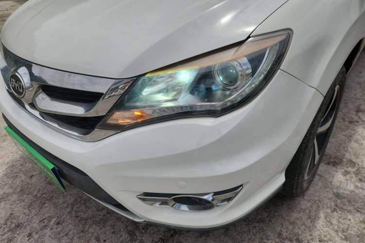 Used BYD S7 2015 2.0T Upgraded Automatic Luxury Version Left Front Headlight