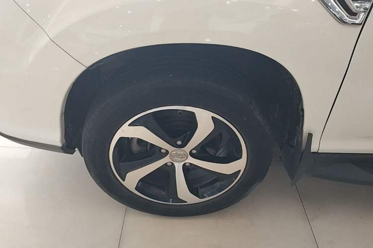 Used BYD S7 2015 2.0T Upgraded Automatic Flagship Version Left Front Wheel Hub