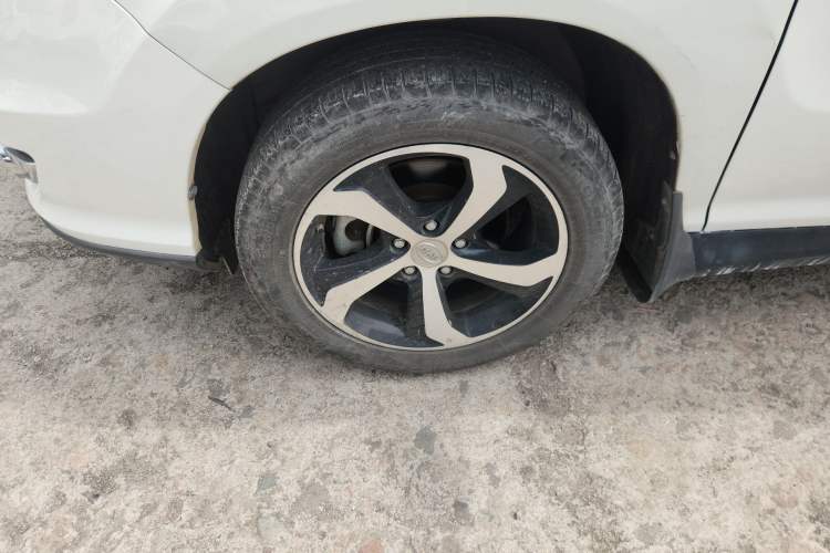 Used BYD S7 2015 2.0T Upgraded Automatic Luxury Version Left Front Wheel Hub