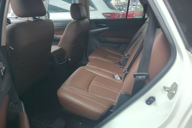 Used BYD S7 2015 2.0T Upgraded Automatic Luxury Version Left Rear Seat