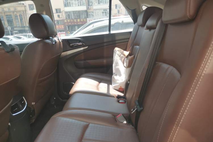 Used BYD S7 2015 2.0T Upgraded Automatic Luxury Version Left Rear Seat