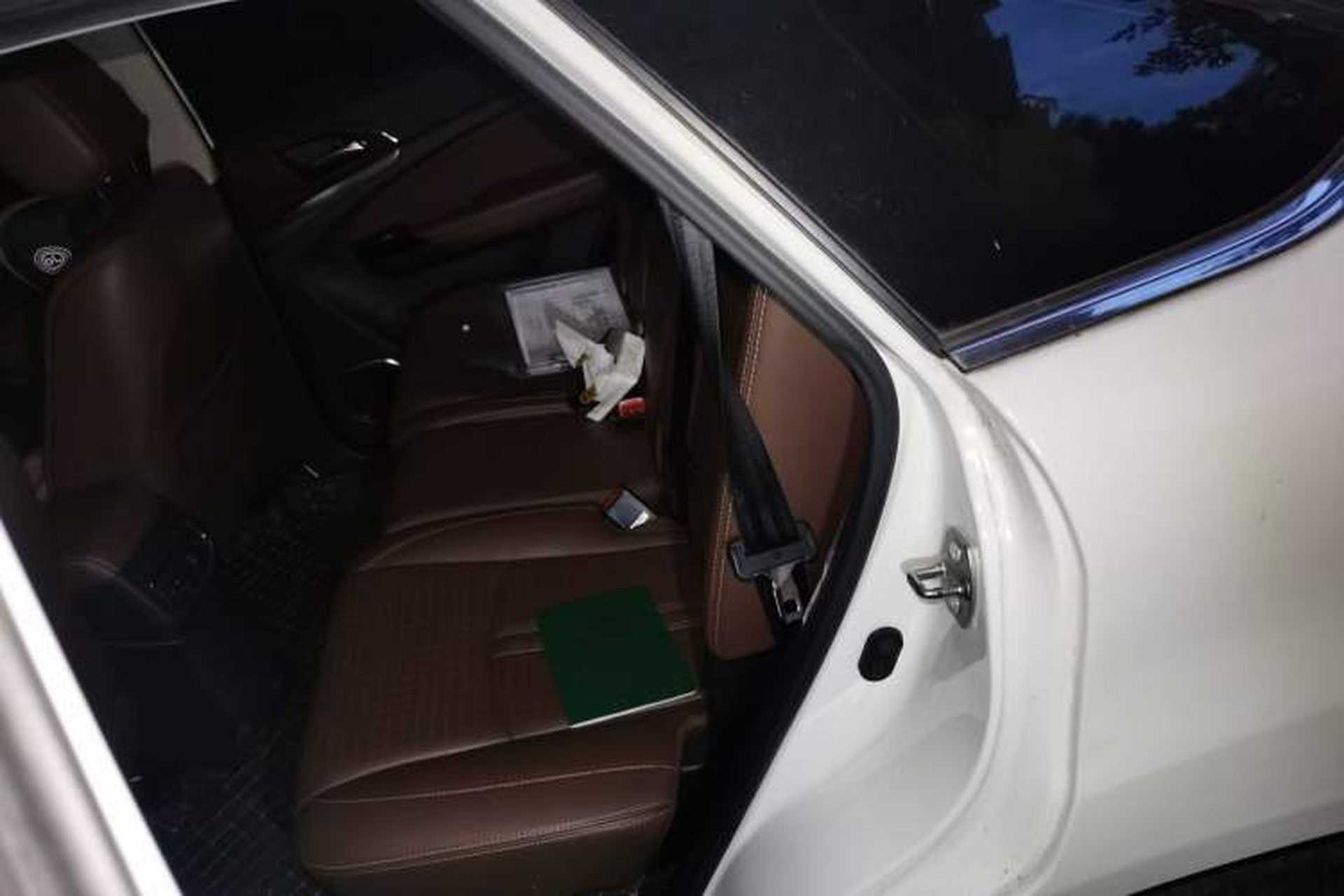Used BYD S7 2015 2.0T Upgraded Automatic Luxury Version Left Rear Seat
