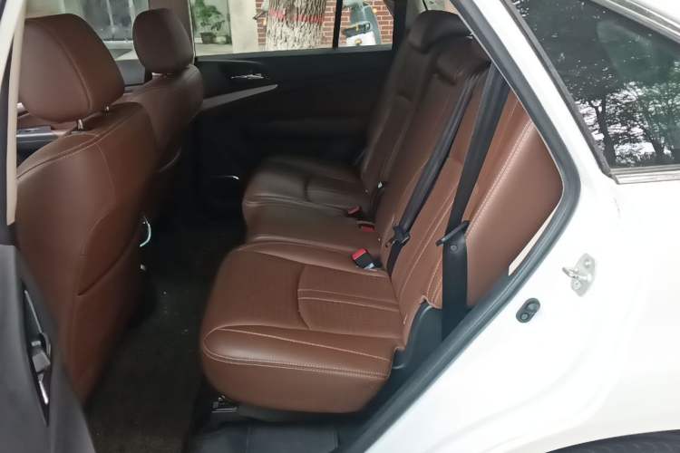 Used BYD S7 2015 2.0T Upgraded Automatic Luxury Version Left Rear Seat