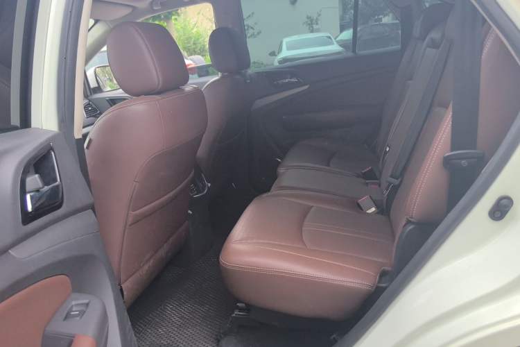 Used BYD S7 2015 2.0T Upgraded Automatic Luxury Version Left Rear Seat