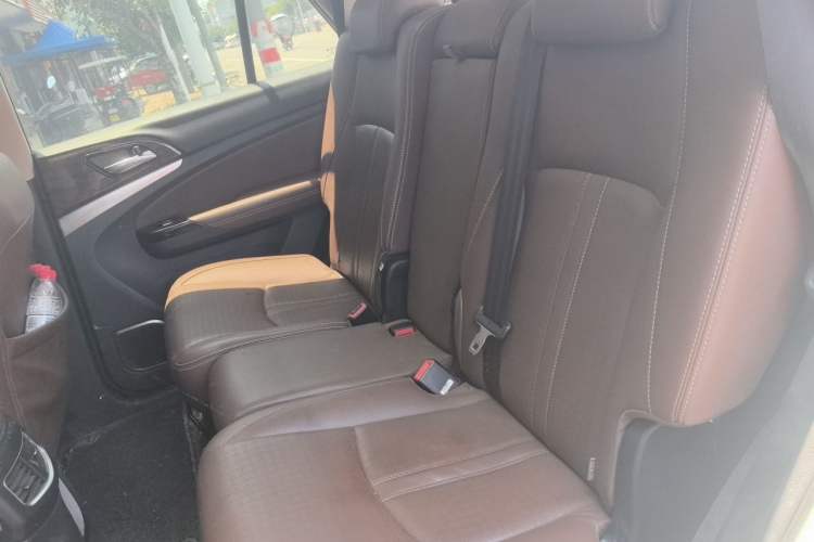 Used BYD S7 2015 2.0T Upgraded Automatic Luxury Version Left Rear Seat