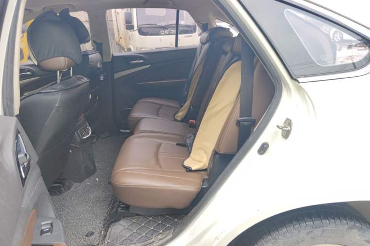 Used BYD S7 2015 2.0T Upgraded Automatic Luxury Version Left Rear Seat