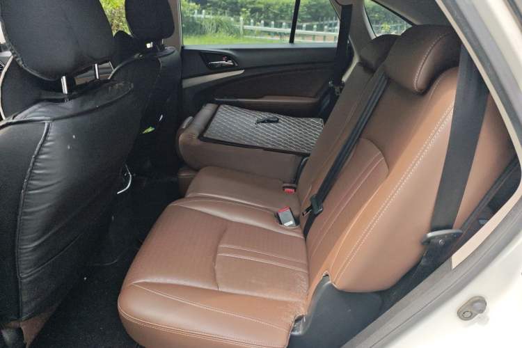 Used BYD S7 2015 2.0T Upgraded Automatic Flagship Version Left Rear Seat