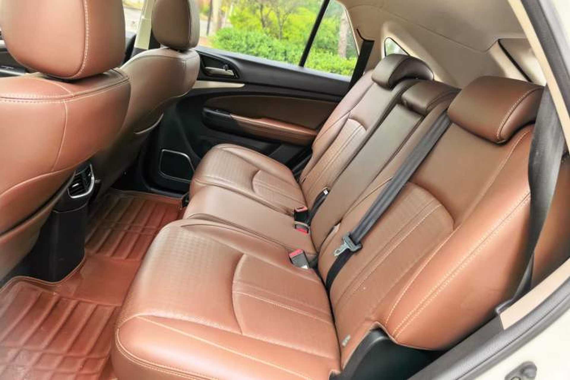 Used BYD S7 2015 2.0T Upgraded Automatic Luxury Version Left Rear Seat