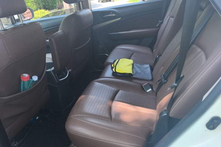 Used BYD S7 2015 2.0T Upgraded Automatic Luxury Version Left Rear Seat