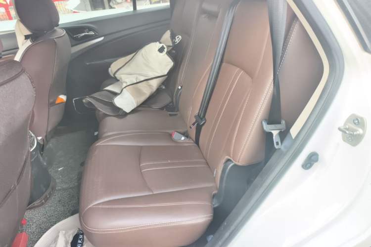 Used BYD S7 2015 2.0T Upgraded Automatic Flagship Version Left Rear Seat
