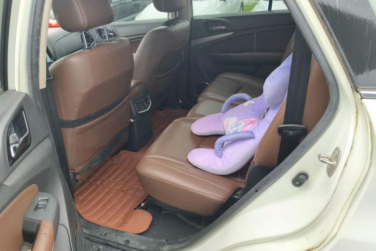 Used BYD S7 2015 2.0T Upgraded Automatic Luxury Version Left Rear Seat