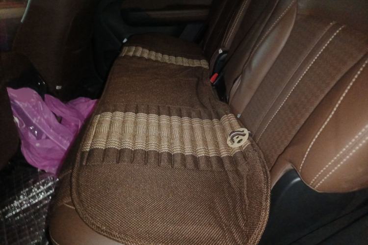 Used BYD S7 2015 2.0T Upgraded Automatic Luxury Version Left Rear Seat
