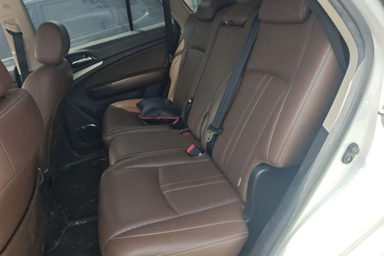 Used BYD S7 2015 2.0T Upgraded Automatic Luxury Version Left Rear Seat
