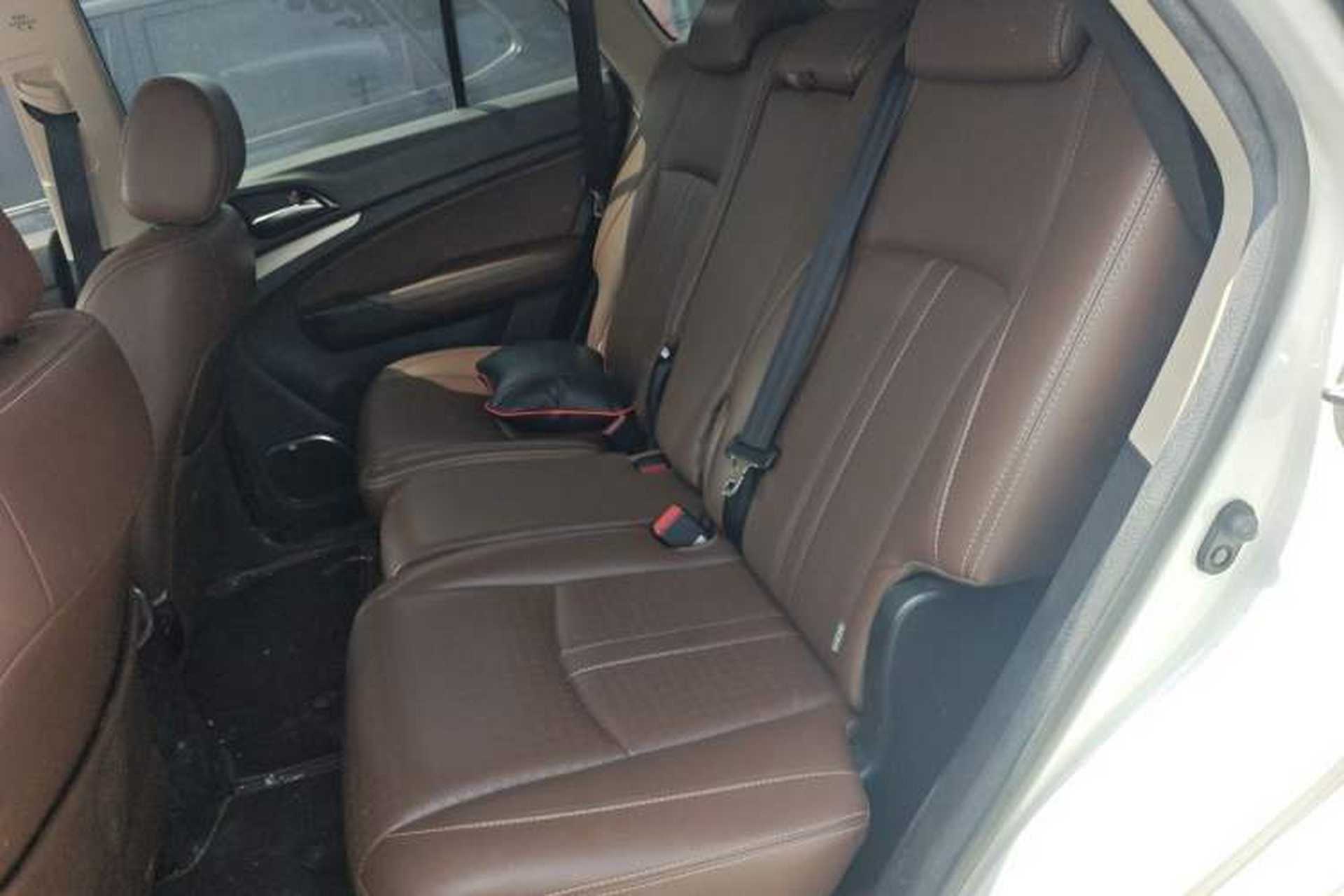 Used BYD S7 2015 2.0T Upgraded Automatic Luxury Version Left Rear Seat