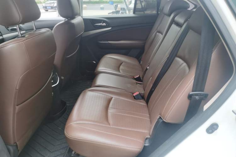 Used BYD S7 2015 2.0T Upgraded Automatic Luxury Version Left Rear Seat
