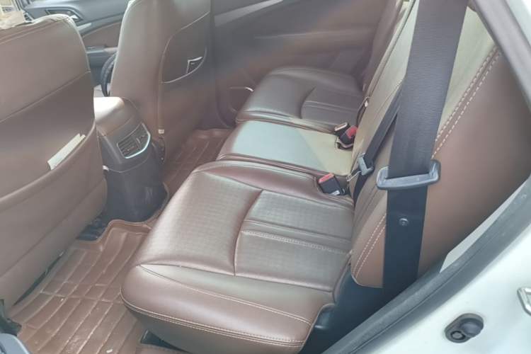 Used BYD S7 2015 2.0T Upgraded Automatic Luxury Version Left Rear Seat