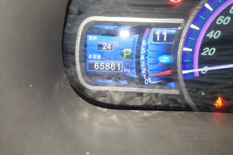 Used BYD S7 2015 2.0T Upgraded Automatic Luxury Version Odometer Close Up