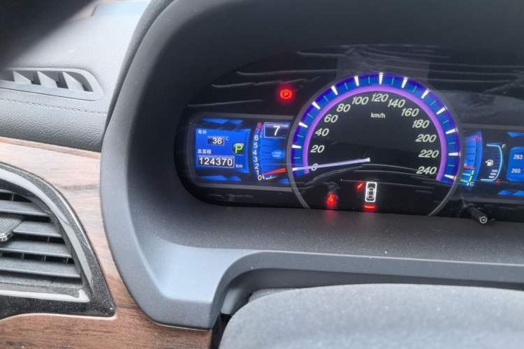 Used BYD S7 2015 2.0T Upgraded Automatic Luxury Version Odometer Close Up
