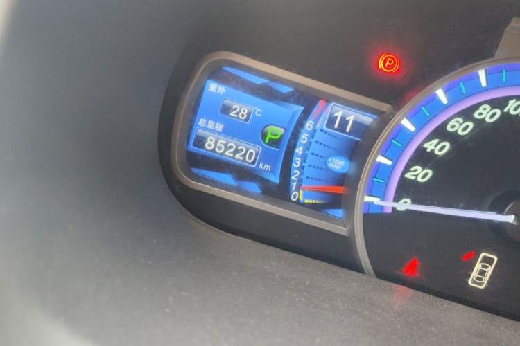 Used BYD S7 2015 2.0T Upgraded Automatic Luxury Version Odometer Close Up