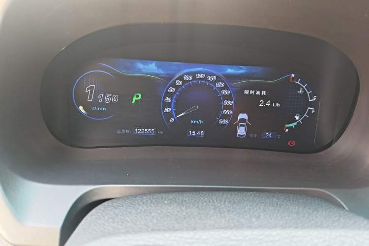 Used BYD S7 2015 2.0T Automatic Flagship Edition Odometer Close Up