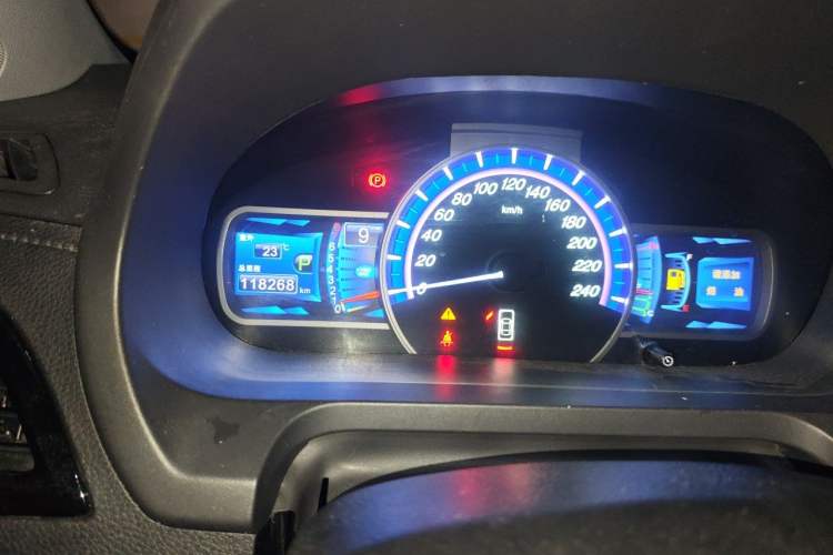 Used BYD S7 2015 2.0T Automatic Prestige Model Odometer Close Up