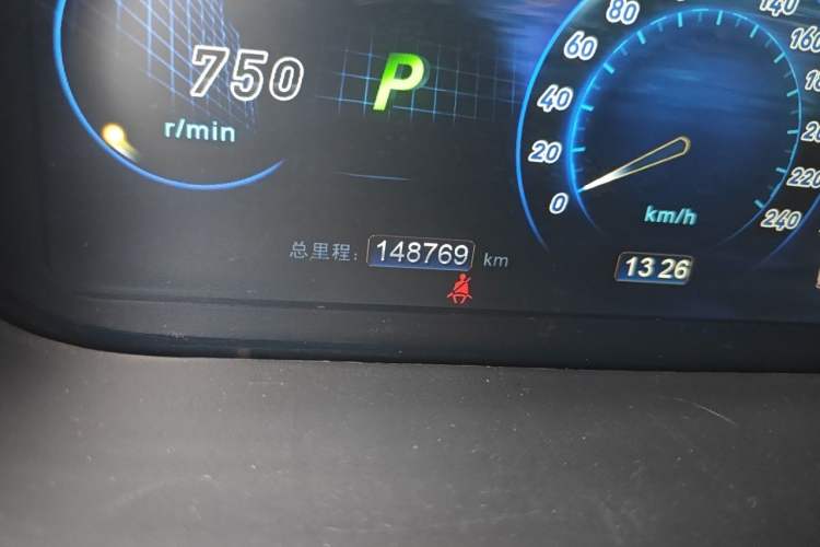 Used BYD S7 2015 2.0T Upgraded Automatic Flagship Version Odometer Close Up