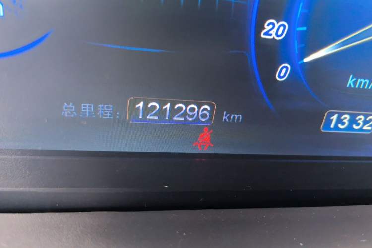 Used BYD S7 2015 2.0T Upgraded Automatic Flagship Version Odometer Close Up