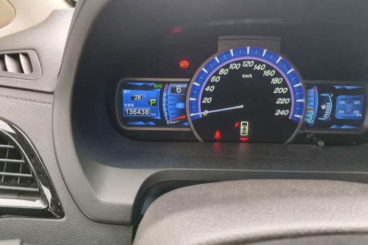Used BYD S7 2015 2.0T Upgraded Automatic Luxury Version Odometer Close Up