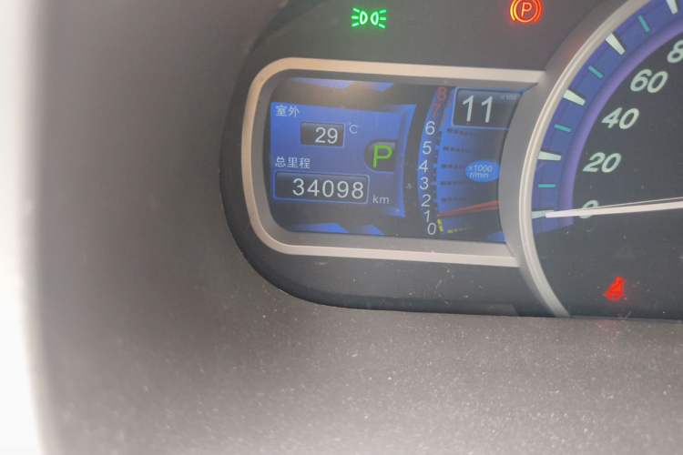 Used BYD S7 2015 2.0T Upgraded Automatic Luxury Version Odometer Close Up
